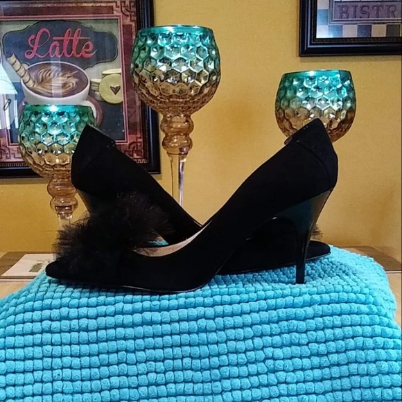 Used Shoes! - Picture 2 of 3